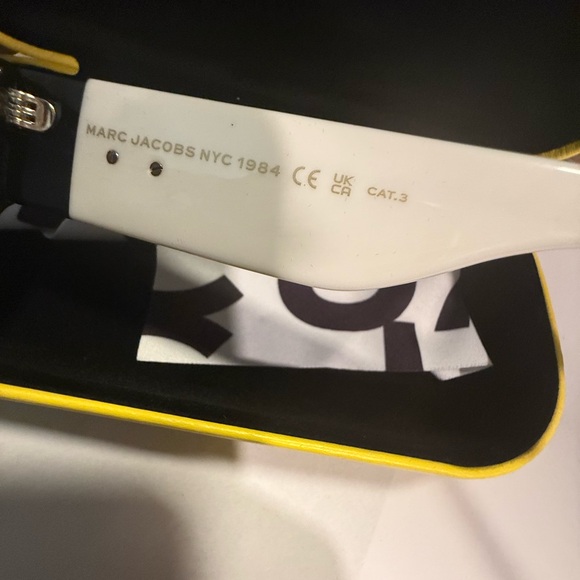 Marc Jacobs Dark Frame Sunglasses - Picture 5 of 6